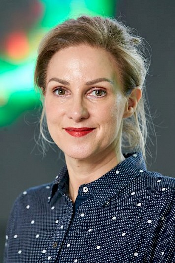Clinical Professor Michaela Lucas uses an Immunology Virtual Bioinformatics Core for RNA-Seq analysis and predictive modeling research.